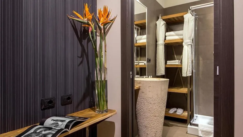 Qt Suites & Apartments - Sistina Rome 3*,