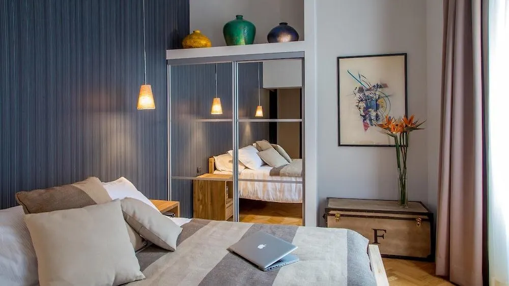 Qt Suites & Apartments - Sistina Rome 3*,